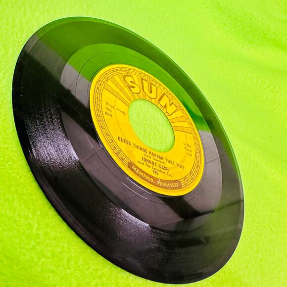 JOHNNY CASH Come in Stranger / Guess Things Happen That Way SUN 295 1958 45rpm - Picture 7 of 8